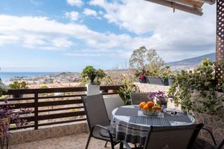 Semi detached house  Calle catalua. Exclusivo duplex reformado en costa adeje