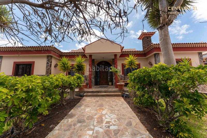 Foto 102f8e8c-1602-4fe9-90a3-62dea8526183. Chalet en tf-652 3 chalet en las galletas en venta en Arona