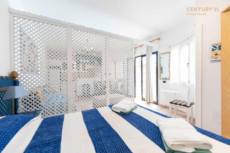 Foto 44f3961c-f6e7-4617-ab45-33ecdc7856b3. Chalet en tf-652 3 chalet en las galletas en venta en Arona