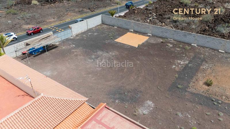 Foto 67cfcead-9291-4a36-8ca6-d84969371c62. Chalet en tf-652 3 chalet en las galletas en venta en Arona