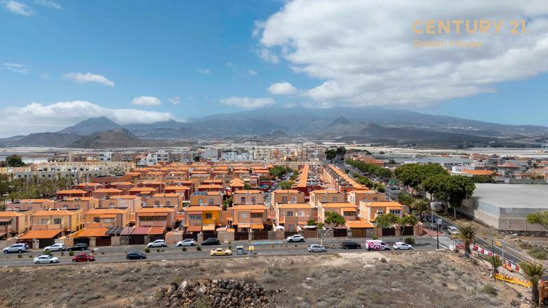 Foto 6b27d8a4-fe0e-466c-9925-9c0379c292eb. Chalet en tf-652 3 chalet en las galletas en venta en Arona