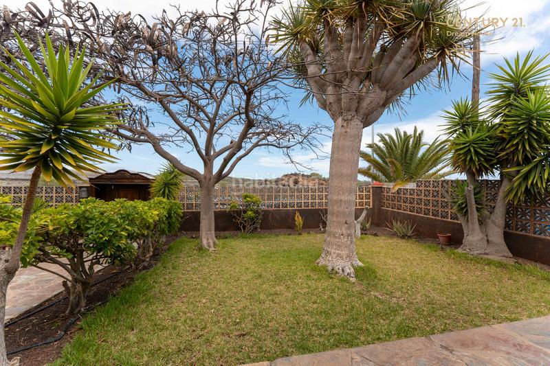 Foto 999e86e0-3085-41c3-a1a5-f511ec6c7f00. Chalet en tf-652 3 chalet en las galletas en venta en Arona