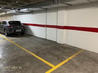 Aparcament cotxe a Calle castro 2. Plaza de garaje en venta – centro comercial guajara