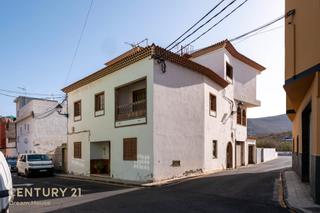 Casa  Calle la hoyita. Edificación residencial en aldea blanca en venta .