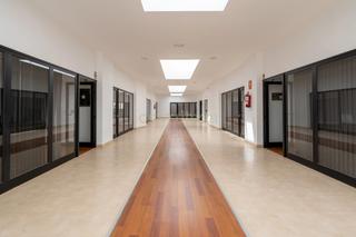 Lloguer Local Comercial a Granadilla de abona sn. Oficina en alquiler en san isidro.