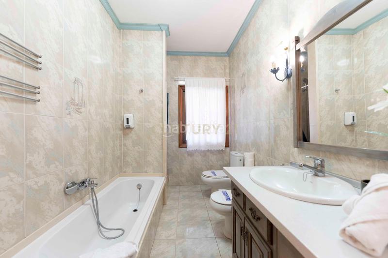 Foto 7db6ba4e-d2ee-4dce-8375-cfee24a67d17. Casa amb aparcament piscina a Las Rosas Arona