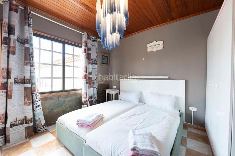 Foto ce3d6a5c-9b67-46c6-aa1b-e8d3bc3bd6a7. Casa amb aparcament piscina a Las Rosas Arona