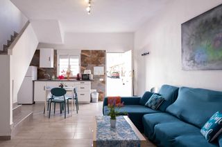 Appartement à Cl alcalde rodriguez medina 10 la jacaarico (jaca) (s.c. tenerif. Casa en venta en la jaca