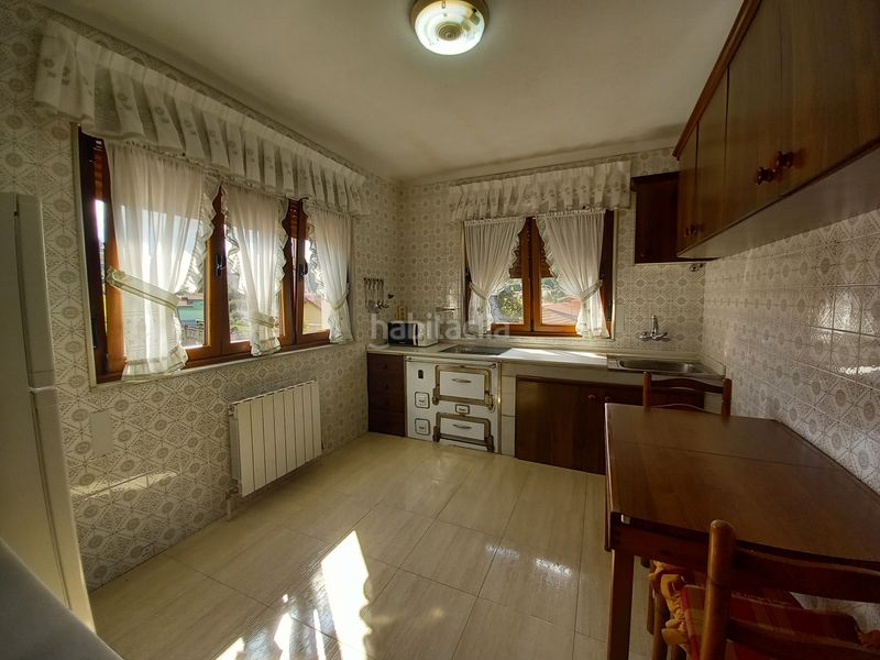 Foto 0de697a3-8022-41a5-95cc-89aa3c79d6b9. Casa amb calefacció aparcament a Pillarno Castrillón
