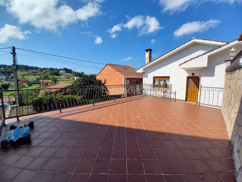 Foto af61a855-0ef4-4aae-8fc2-e02ca9e16a03. Casa amb calefacció aparcament a Pillarno Castrillón