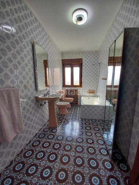 Foto c6d4ed1f-1129-4222-b2b6-0b65c6bcf3a5. Casa amb calefacció aparcament a Pillarno Castrillón