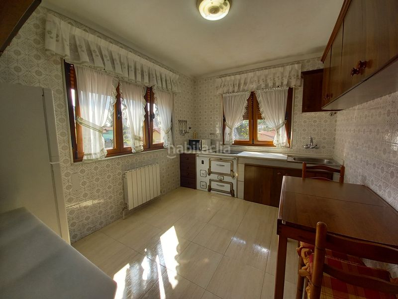 Foto eb380817-f585-4cef-bf23-c2af108372ca. Casa amb calefacció aparcament a Pillarno Castrillón