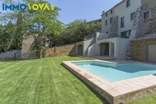 Masia  Carrer major. Finca con dos casas y piscina en el baix empordà