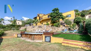 Casa  Carrer de les garrigues. Dos casas, una vida en calonge