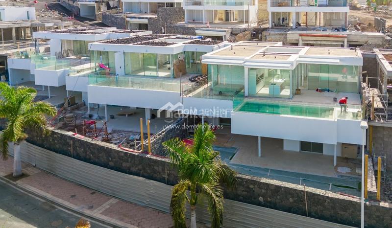 Foto 9fe6a82b-4830-49c1-89d1-7926578f8de5. Casa amb aparcament piscina a La Caldera Adeje