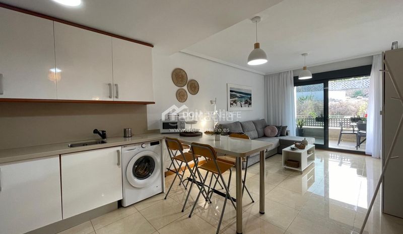 Foto 3d9ee046-6775-4996-848f-d29f016190e2. Alquiler piso apartamento de un dormitorio, ideal para parejas o personas solteras, está disponible para alquiler solo desde nbsp1 de septiembre en Adeje