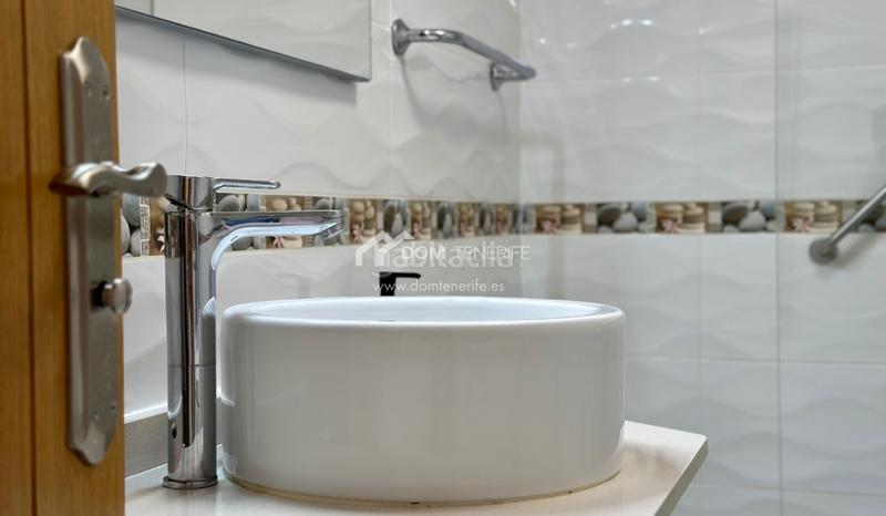 Foto ea5ba48d-ac5c-437a-931c-3c54514798a2. Lloguer pis amb aparcament piscina a Playa de las Américas Arona