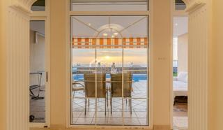 Casa a Puerto de Santiago. Villa situada a 150 metros del océano con una vista única de las
