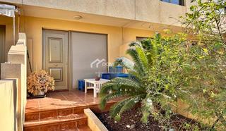 Casa a Los Abrigos. Se vende bonita casa adosada en la tejita  sotavento ii. nbspla