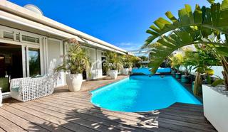 Casa en Playa Fañabé Alto. Estamos encantados de presentar esta excepcional propiedad en ve
