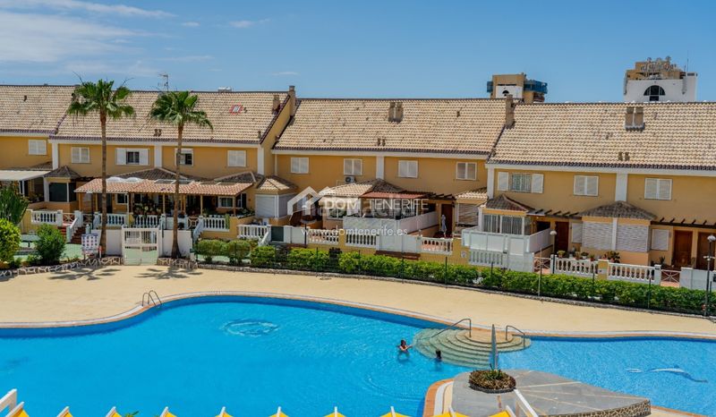 Foto 15af09a8-9c3e-4858-8a58-8574b169f9b8. Casa amb aparcament piscina a Playa de las Américas Arona