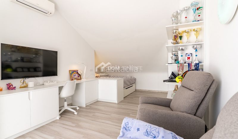 Foto a55f7176-ceee-462c-be7f-a8a0da8a0b4e. Casa amb aparcament piscina a Playa de las Américas Arona