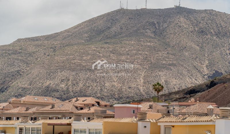 Foto b255cabc-f3be-4aed-acc0-9ce739176d8c. Casa amb aparcament piscina a Playa de las Américas Arona