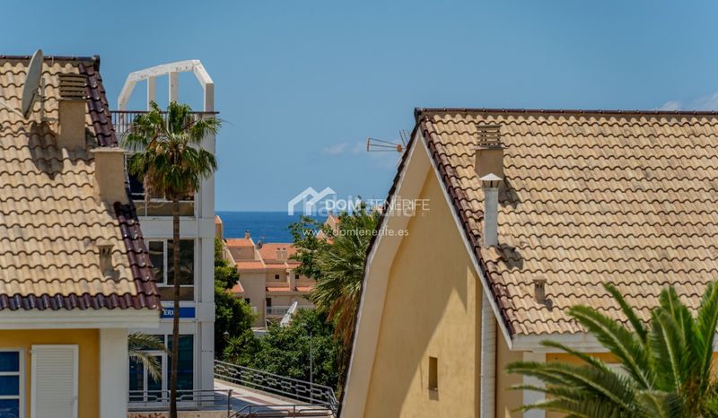 Foto f18ac569-ebda-4fde-87db-a2a4251747b9. Casa amb aparcament piscina a Playa de las Américas Arona