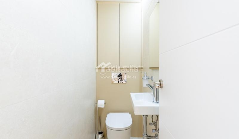 Foto 69c03ef3-b530-40d1-bf8b-09a6897f8f98. Maison avec parking piscine dans Playa de las Américas Arona