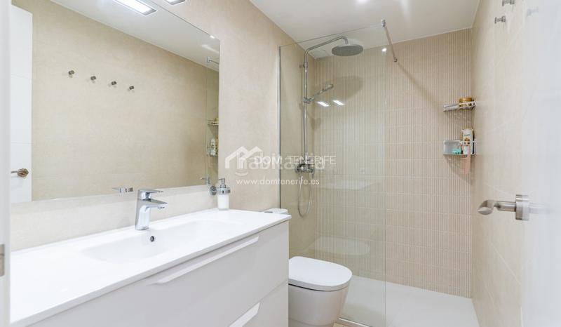 Foto 70c140e8-40ba-4a4c-86ef-377266ac4b40. Maison avec parking piscine dans Playa de las Américas Arona