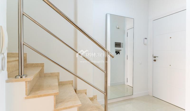 Foto ce7b6db1-6d06-4827-936f-c18eaaf6d8fd. Maison avec parking piscine dans Playa de las Américas Arona