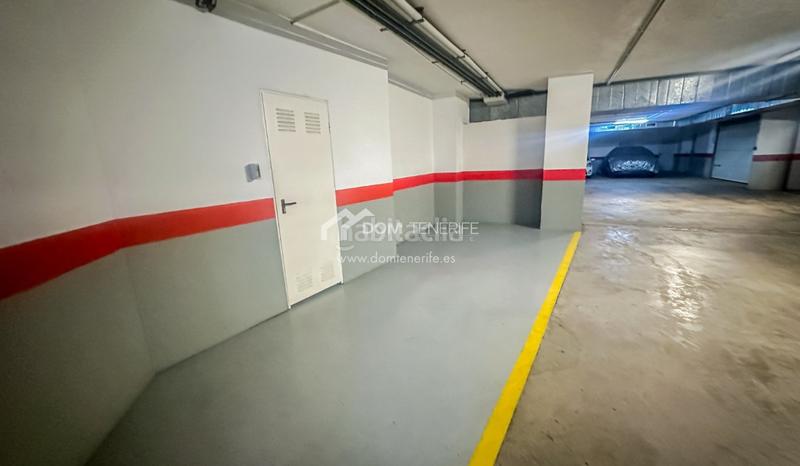 Foto 050caeda-1564-4654-a701-1300c7e93997. Piso dom tenerife se complace en presentar una excelente oportunidad de adquirir un elegante piso de 1 dormitorio en el exclusivo compl en Santiago del Teide