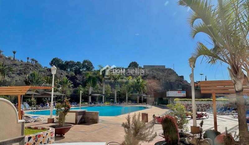 Foto 2c07cae0-3141-4b80-9ee3-486056afb00e. Piso dom tenerife se complace en presentar una excelente oportunidad de adquirir un elegante piso de 1 dormitorio en el exclusivo compl en Santiago del Teide