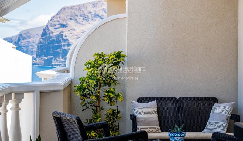 Foto 64dba3c7-1428-4fac-80c3-ed8243f00630. Piso dom tenerife se complace en presentar una excelente oportunidad de adquirir un elegante piso de 1 dormitorio en el exclusivo compl en Santiago del Teide