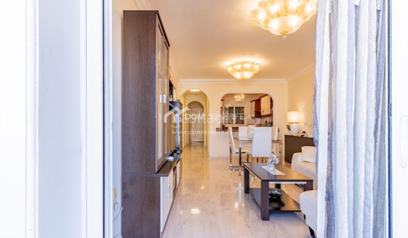 Foto 6ea6ad0c-7c44-44bb-97aa-04309eced864. Piso dom tenerife se complace en presentar una excelente oportunidad de adquirir un elegante piso de 1 dormitorio en el exclusivo compl en Santiago del Teide