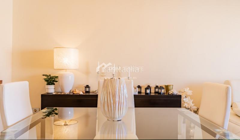 Foto 75d2b7fb-709c-48fa-94f3-66255e8f68e0. Piso dom tenerife se complace en presentar una excelente oportunidad de adquirir un elegante piso de 1 dormitorio en el exclusivo compl en Santiago del Teide