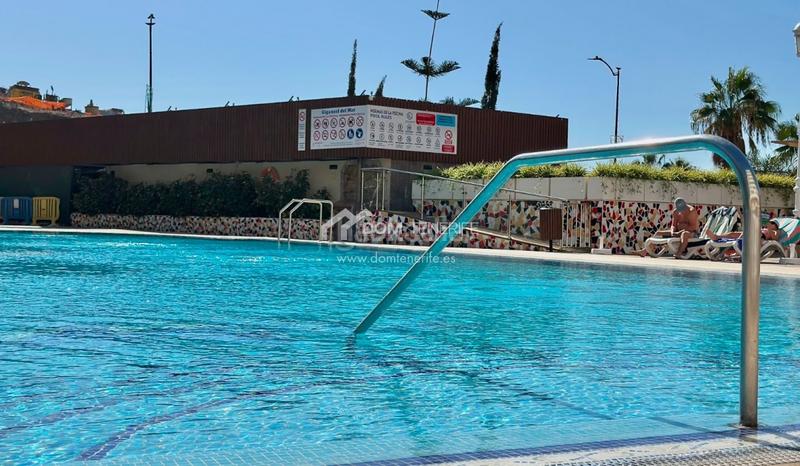 Foto cf46294b-309b-4ba5-98c5-ff5c1912bb2e. Piso dom tenerife se complace en presentar una excelente oportunidad de adquirir un elegante piso de 1 dormitorio en el exclusivo compl en Santiago del Teide