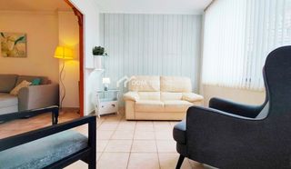 Etagenwohnung in Los Cristianos. Dom tenerife real estate presenta este apartamento de dos dormit