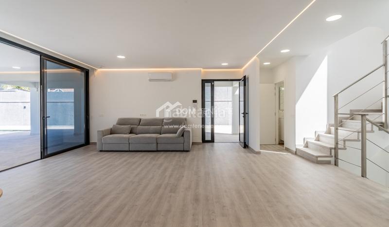 Foto 1007b4da-788f-49be-876a-29a12774a170. Casa descubra esta impresionante villa de nueva construcción situada en la prestigiosa zona de el madroñal, costa . ubicada en una en Adeje