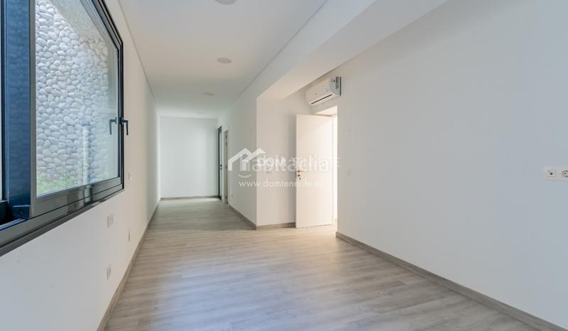 Foto 49800d3f-c0d3-4184-ba9d-a7fb861c55f5. Casa descubra esta impresionante villa de nueva construcción situada en la prestigiosa zona de el madroñal, costa . ubicada en una en Adeje