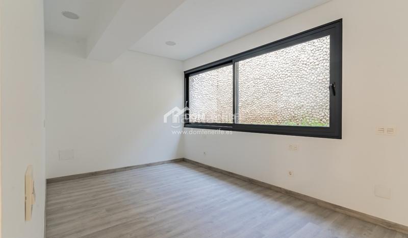 Foto 8afbba10-101a-484b-8a08-c65d2a735d57. Casa descubra esta impresionante villa de nueva construcción situada en la prestigiosa zona de el madroñal, costa . ubicada en una en Adeje