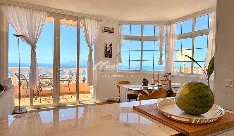 Foto 781921e9-36a2-4d07-8320-4b8da044a5b5. Casa  adosada denbsplujo con impresionantes vistas al océano en la zona más exclusiva del sur de tenerife. esta propiedad excepcion en Adeje