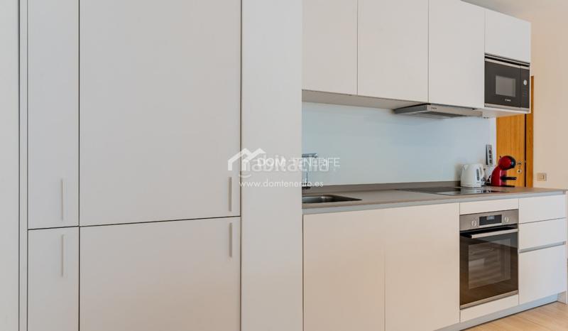 Foto 812933bb-a7f2-4102-b38f-b06e4ba9c2c1. Etagenwohnung mit pool in Casco Urbano Adeje