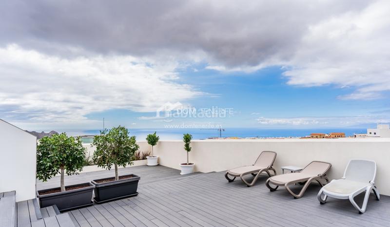 Foto 91c63762-b3b5-421f-a587-fe715b5c59da. Etagenwohnung mit pool in Casco Urbano Adeje