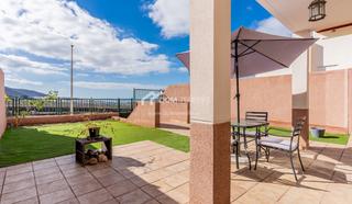 Casa en Fañabé - Ifonche y Benítez. Descubra esta hermosa casa adosada de 4 dormitorios con vistas a