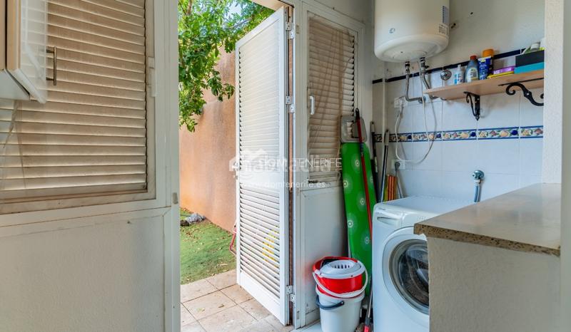 Foto 079753d0-886b-4f60-8c3f-cc16f93dfde1. Casa amb aparcament a Fañabé - Ifonche y Benítez Adeje