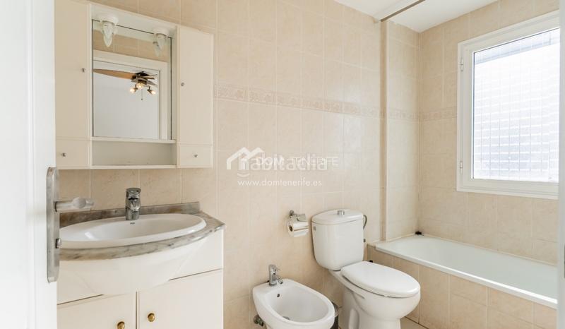 Foto 99527ec1-4d76-4ed3-ae11-06d6d40057bb. Casa amb aparcament a Fañabé - Ifonche y Benítez Adeje