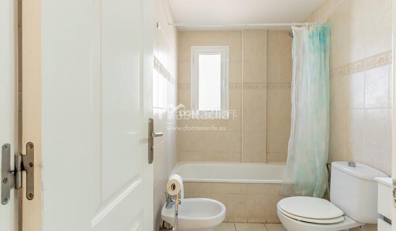 Foto b4adc432-f65f-4e7c-a9b2-bfabda4e9305. Casa amb aparcament a Fañabé - Ifonche y Benítez Adeje