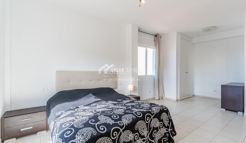 Foto ef6178d1-e910-43e1-b1f8-3e51aa256551. Casa amb aparcament a Fañabé - Ifonche y Benítez Adeje