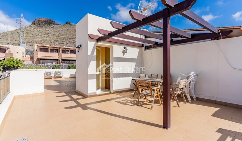 Foto f6b4e7d5-6f99-4144-8906-c75636cbd6b8. Casa amb aparcament a Fañabé - Ifonche y Benítez Adeje